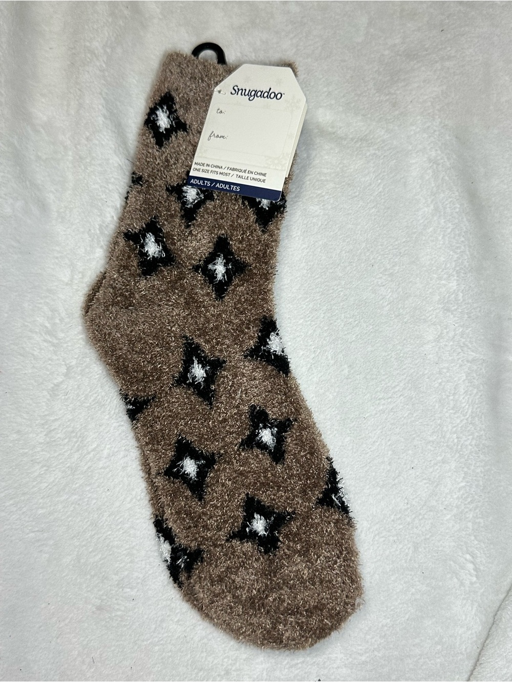 Snugadoo brown geometric diamond print fuzzy socks